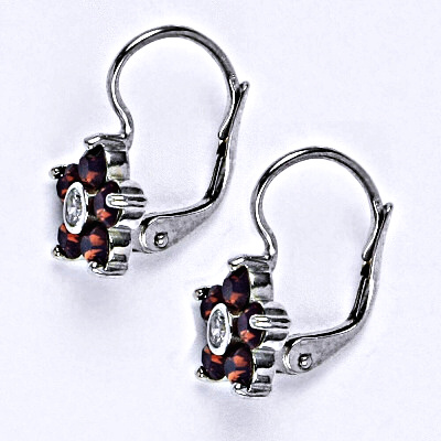 Stříbrné náušnice kytička Swarovski cyklamen opal - NK1444