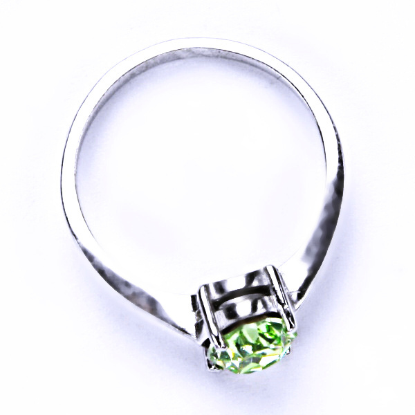 Stříbrný prsten Swarovski  Chrizolit - T1245