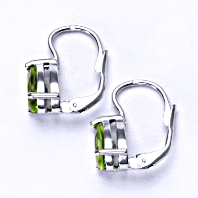Stříbrné náušnice přírodní olivín 8 x 6 mm - NK1361