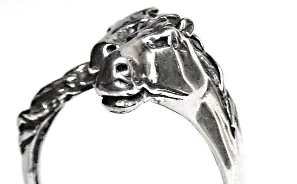 Stříbrný prsten dvě koňské hlavy - T66