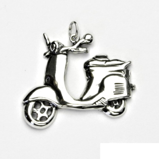 Stříbrný přívěsek vespa - P356
