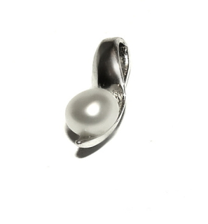 Stříbrný přívěsek přírodní perla bílá 4 mm - P1104