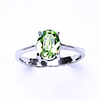 Stříbrný prsten Swarovski  Chrizolit - T1245