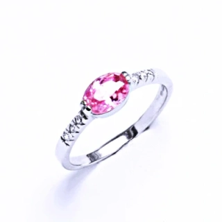 Stříbrný prsten čiré zirkony a pink zirkon  - VR237
